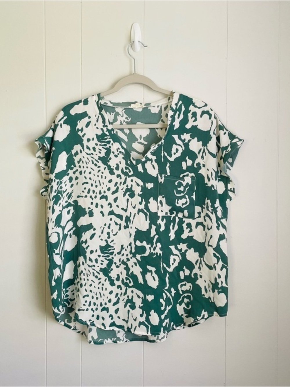 JODIFL Small Green & White Abstract Floral Print Blouse